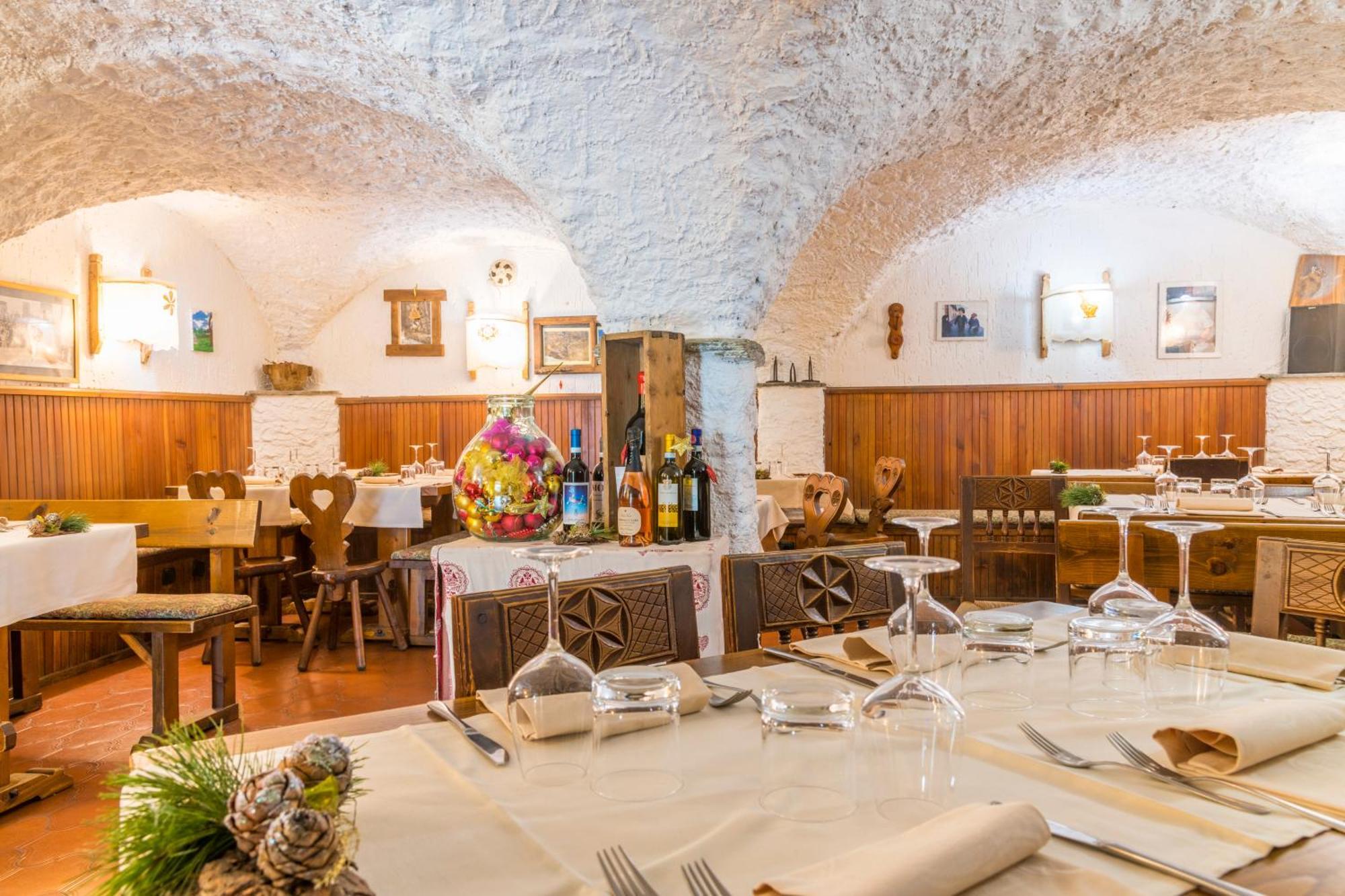 La Placette - Albergo Diffuso E Trattoria Usseaux Extérieur photo