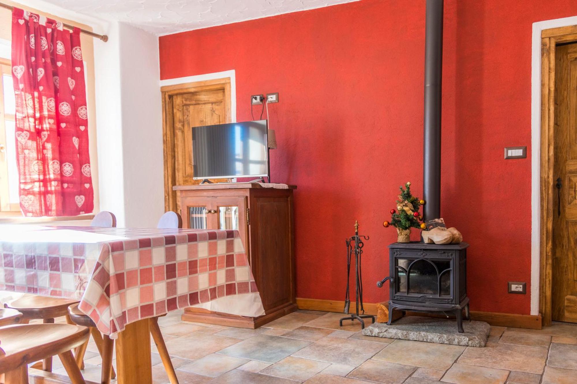 La Placette - Albergo Diffuso E Trattoria Usseaux Extérieur photo