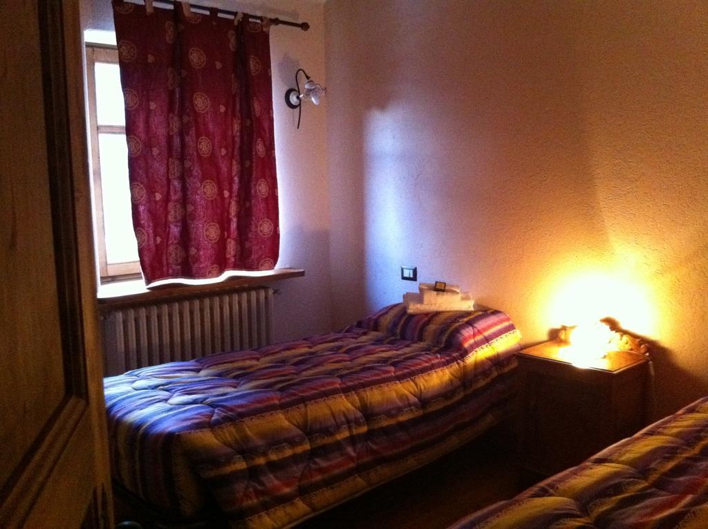 La Placette - Albergo Diffuso E Trattoria Usseaux Extérieur photo